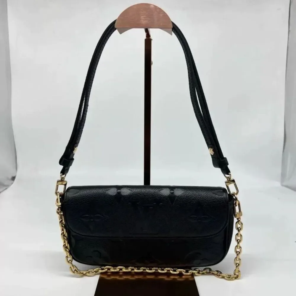 Louis Vuitton Women Pre-Loved Bag Very Good Condition
